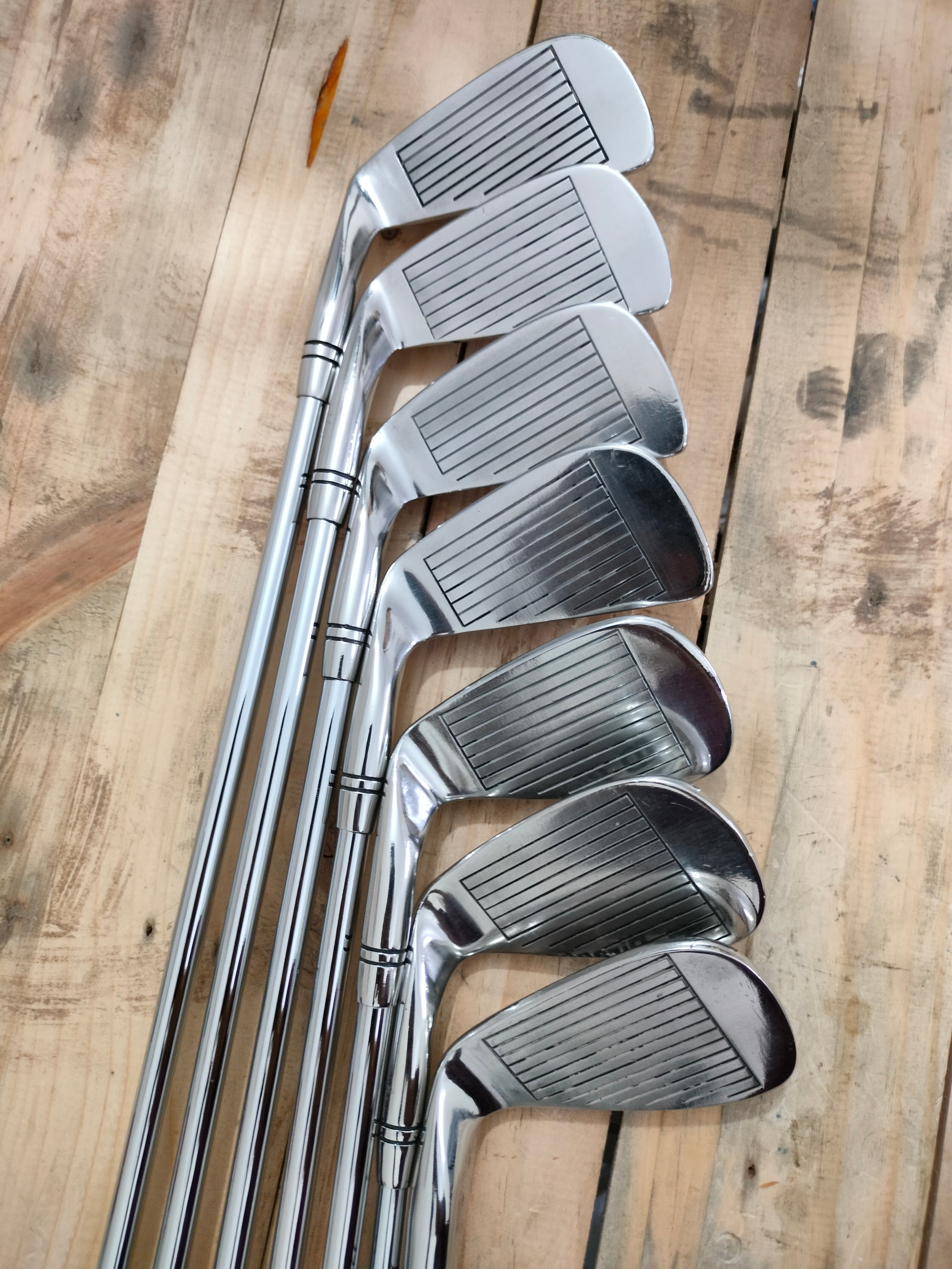 Piranha Simmons Iron Set 4-PW