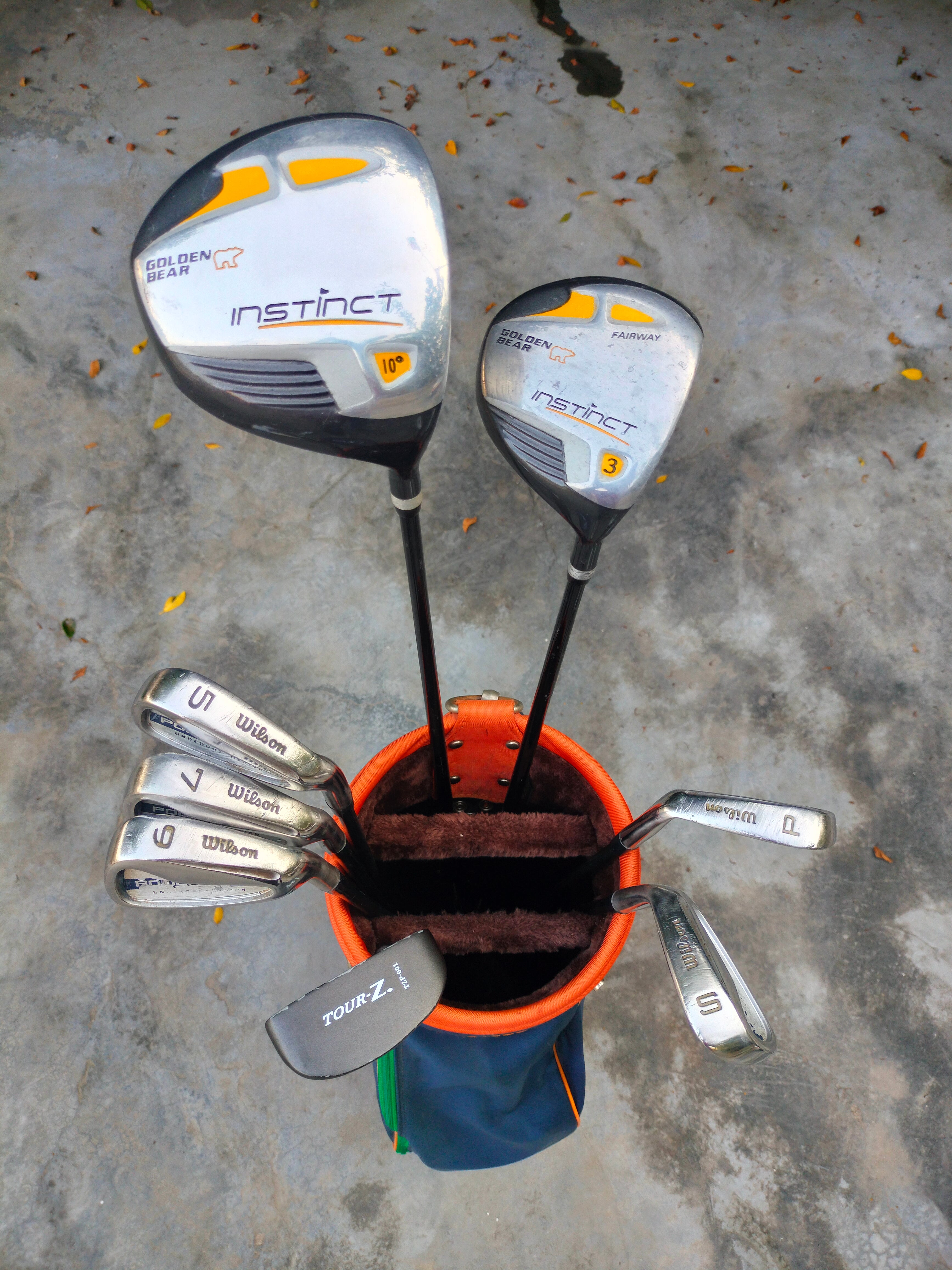 Wilson Golf Half Set - 8 clubs + Bag