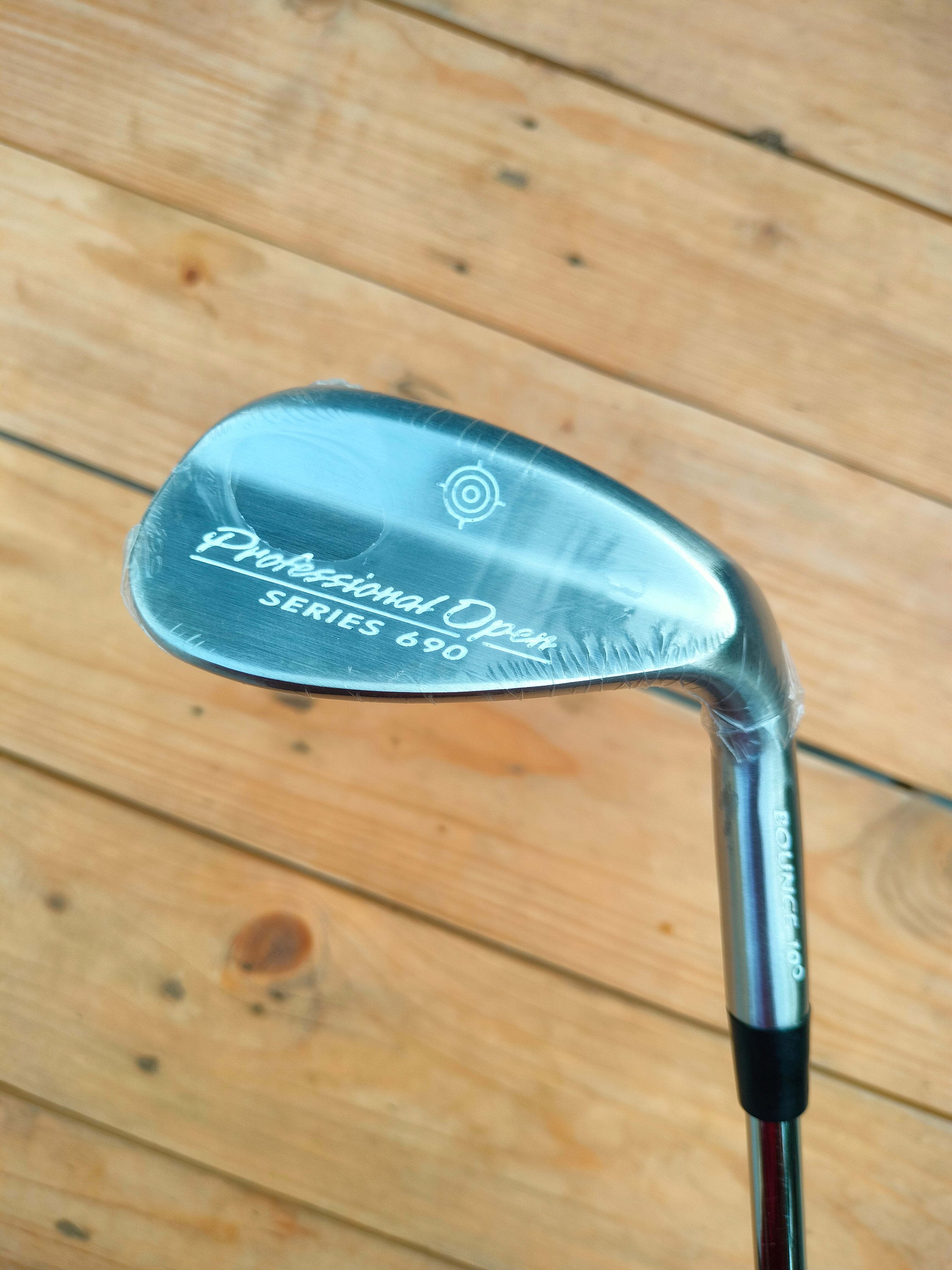 Professional Open Series 690 52° Gap Wedge