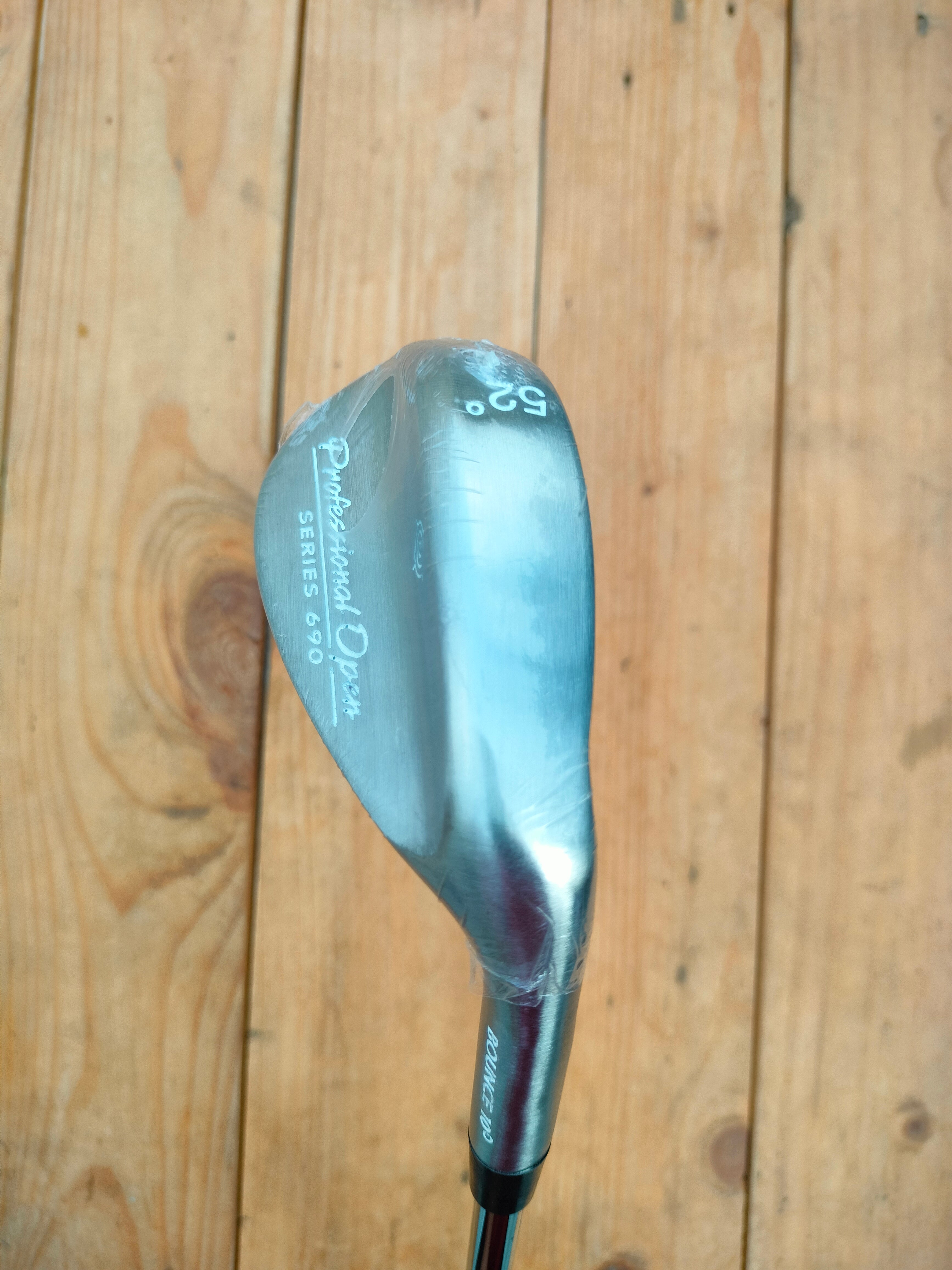 Professional Open Series 690 52° Gap Wedge