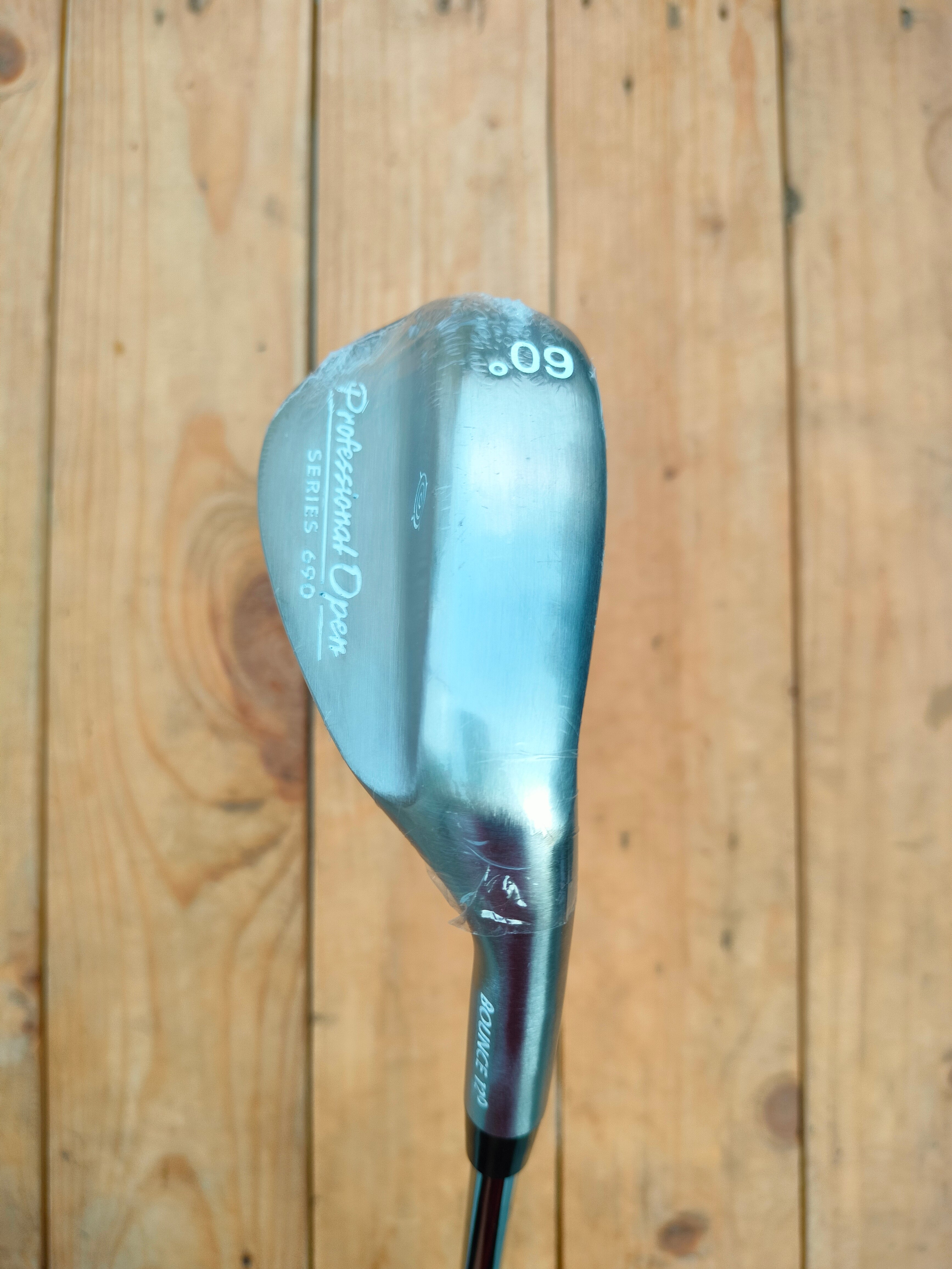 Professional Open Series 690 60° Lob Wedge