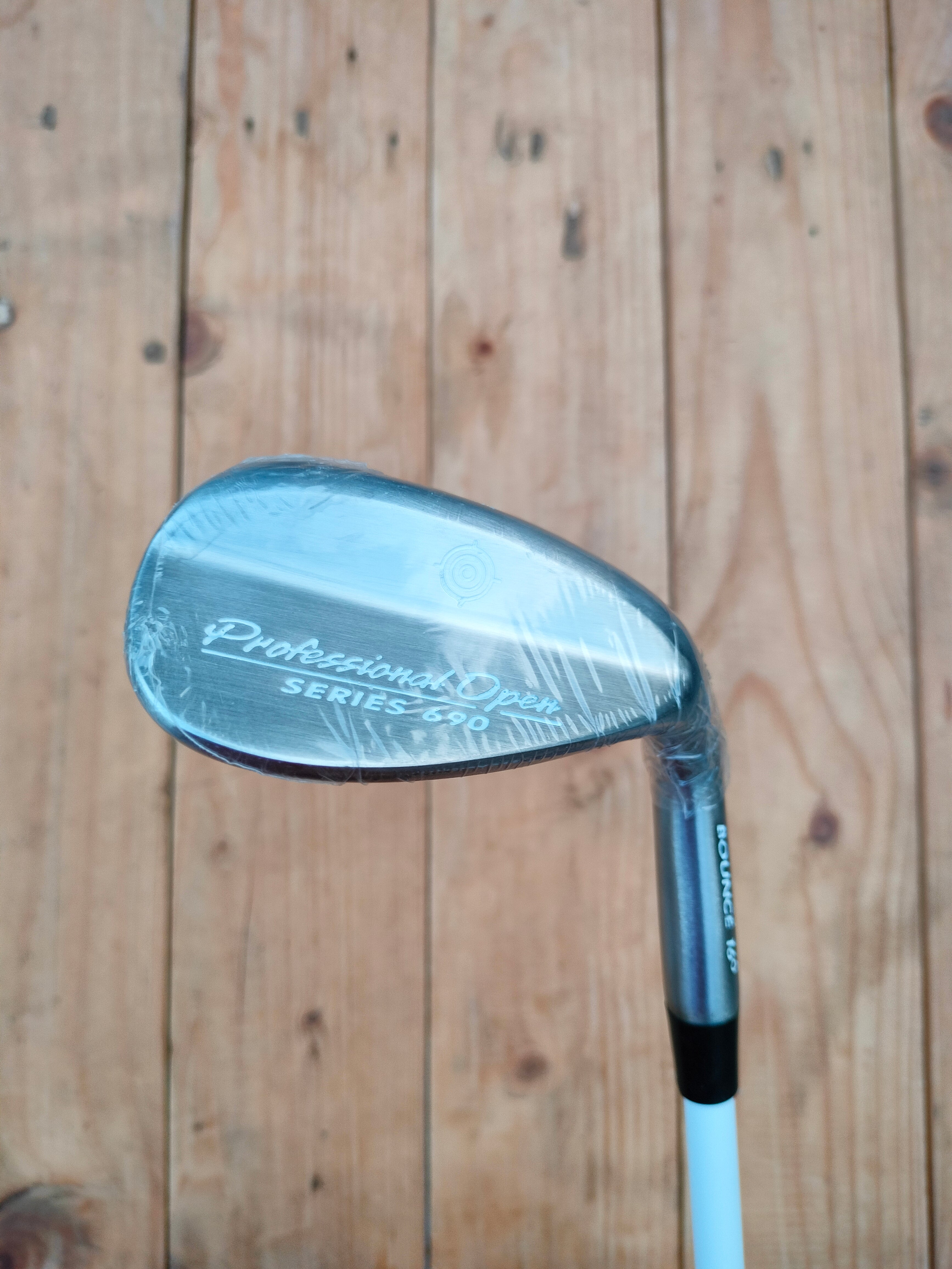 Professional Open Series 690 56° Sand Wedge - Graphite - Ladies