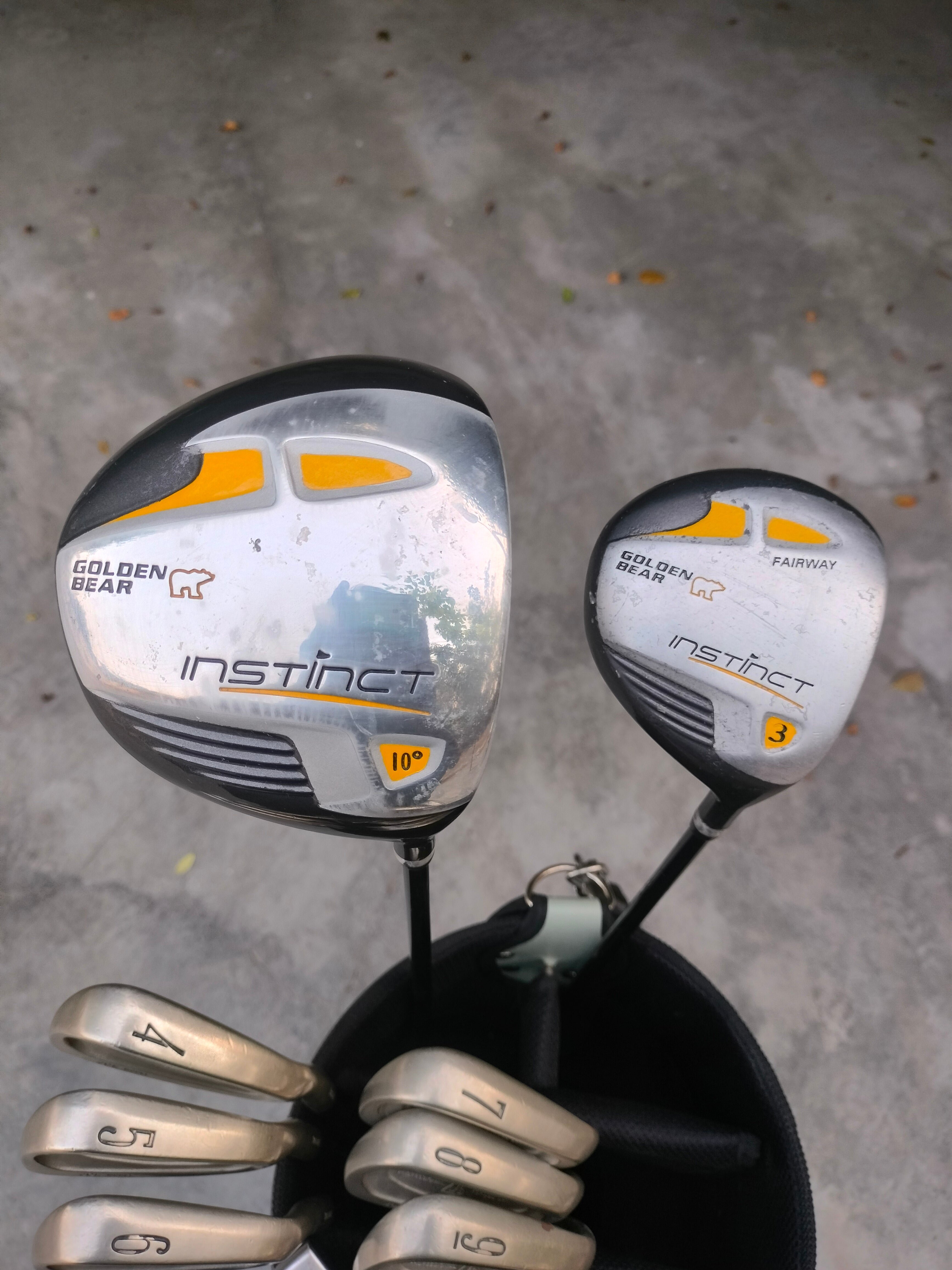 Bridgestone Golf Assorted Full Set - 11 clubs + Bag