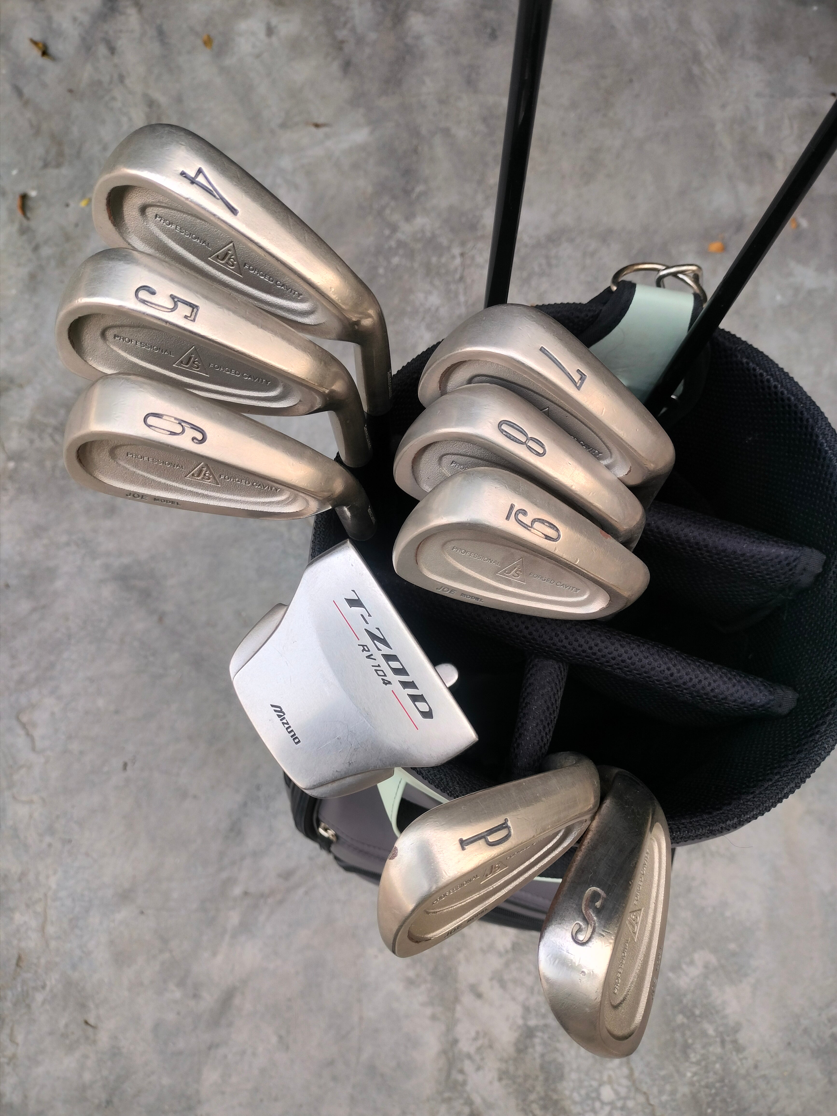 Bridgestone Golf Assorted Full Set - 11 clubs + Bag