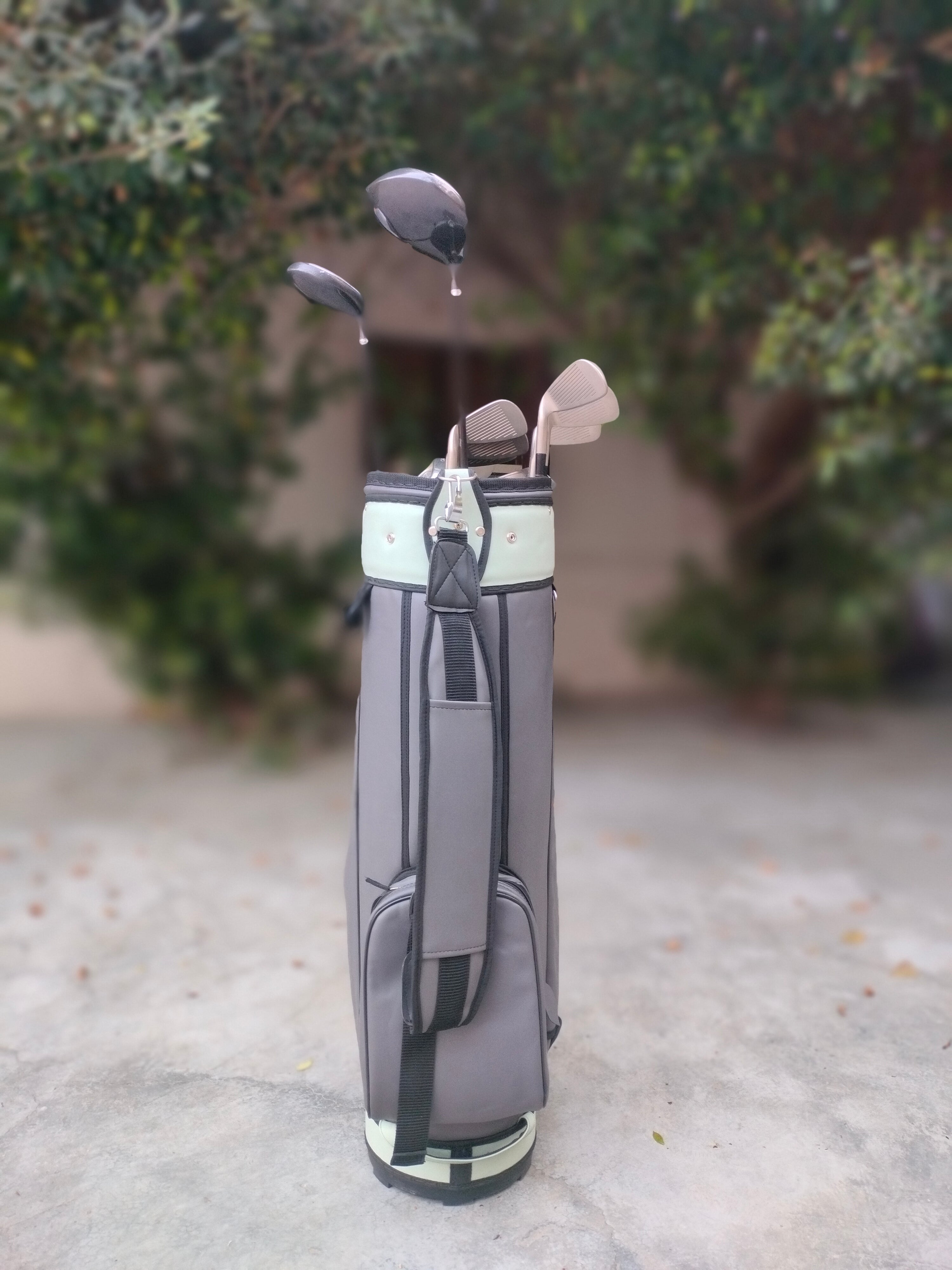 Bridgestone Golf Assorted Full Set - 11 clubs + Bag