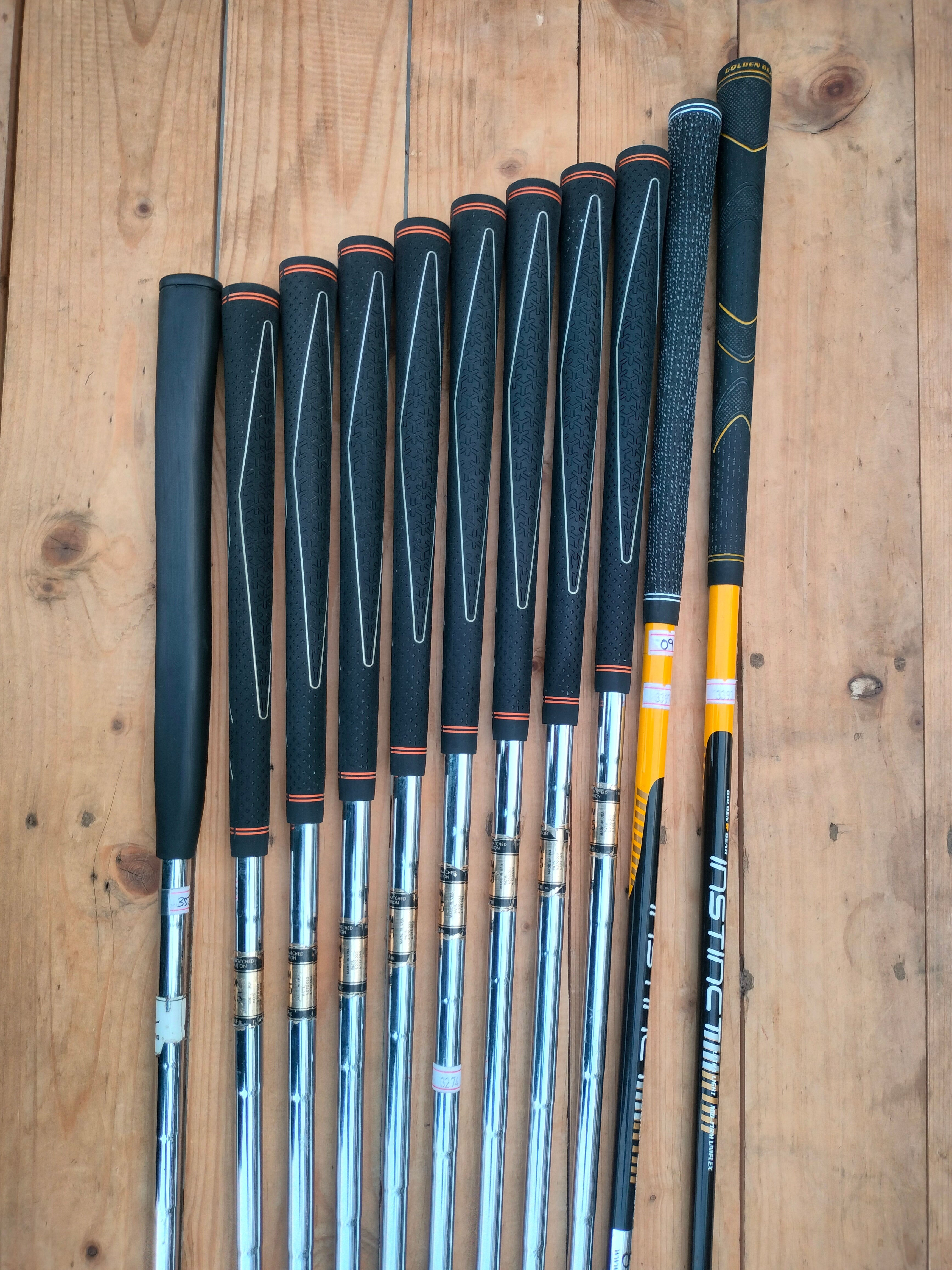 Bridgestone Golf Assorted Full Set - 11 clubs + Bag