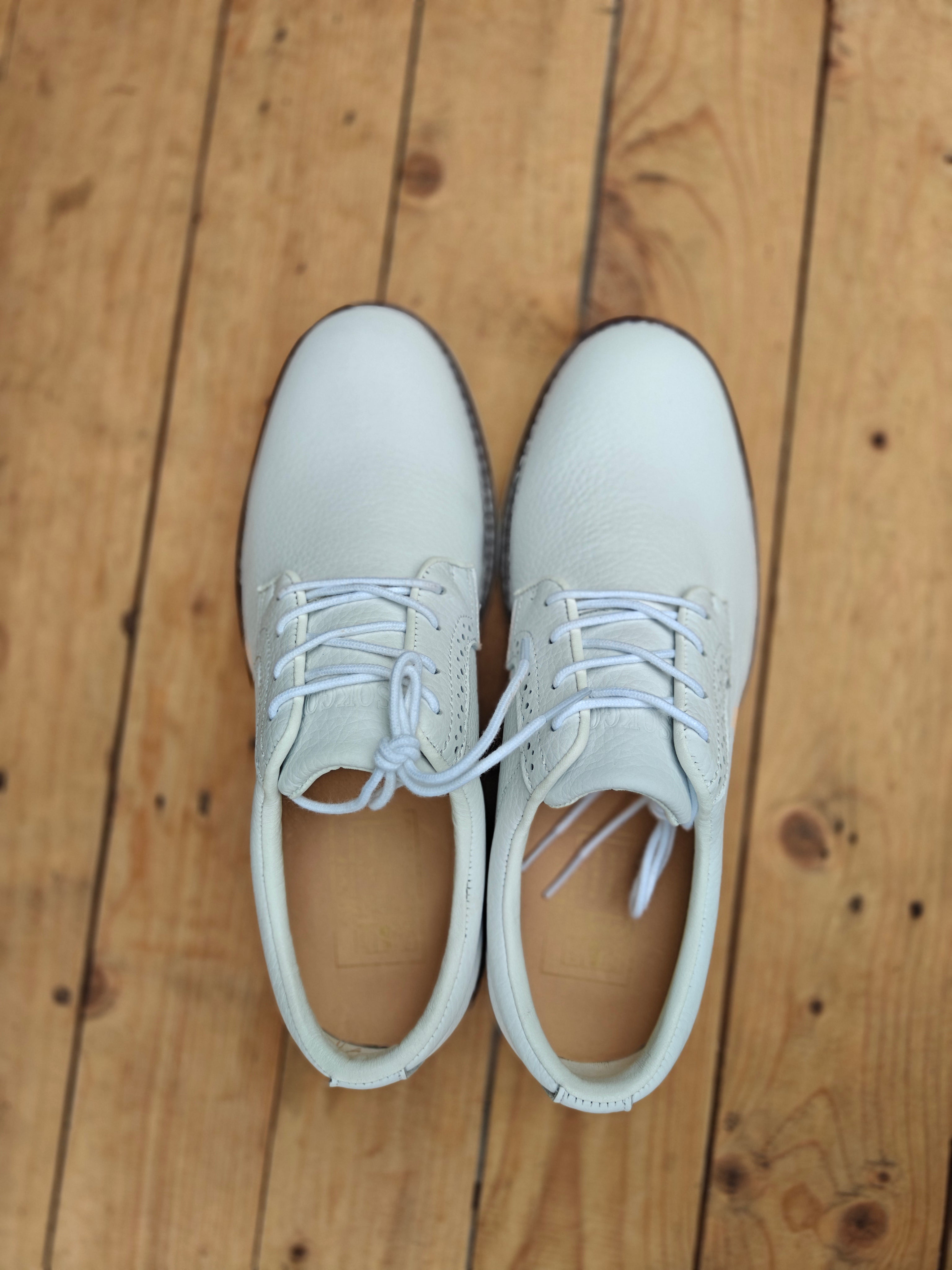 Classic Spikeless Golf Shoes - White