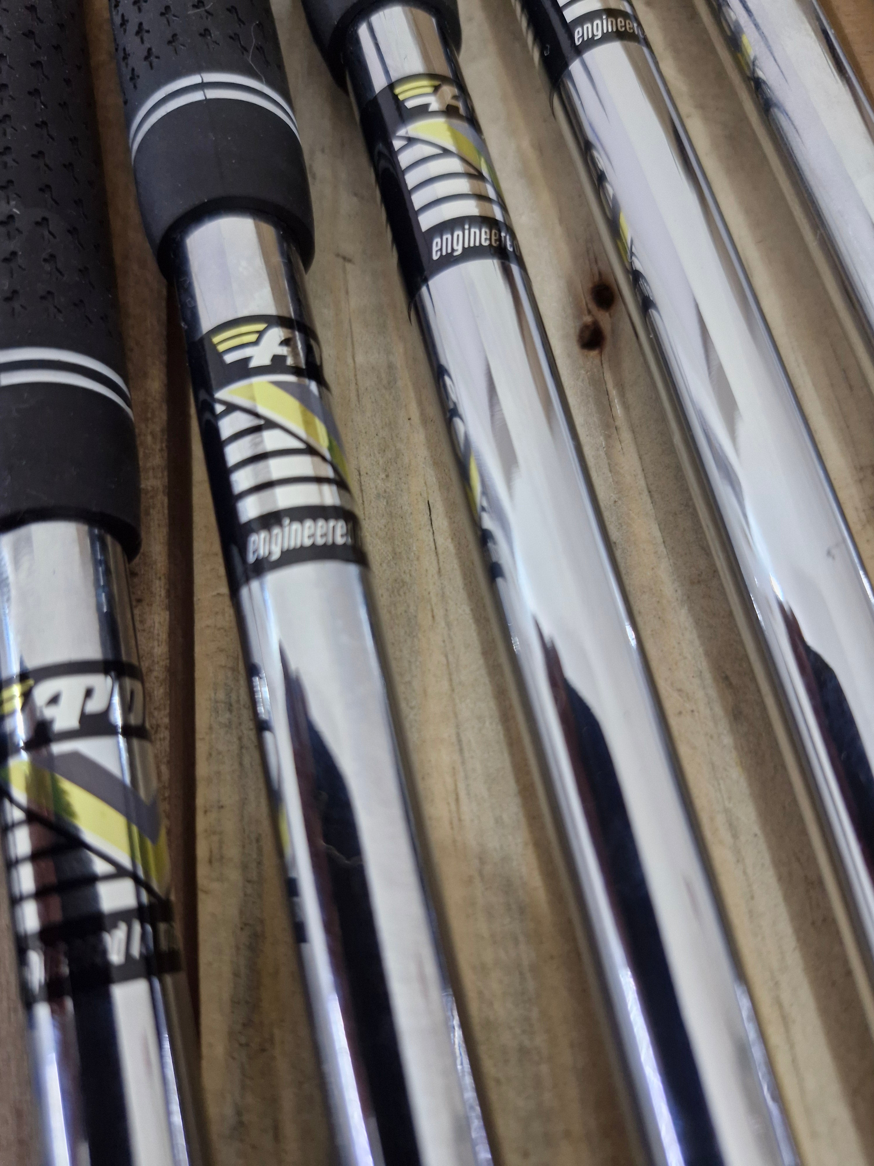 Piranha Simmons Iron Set 4-PW