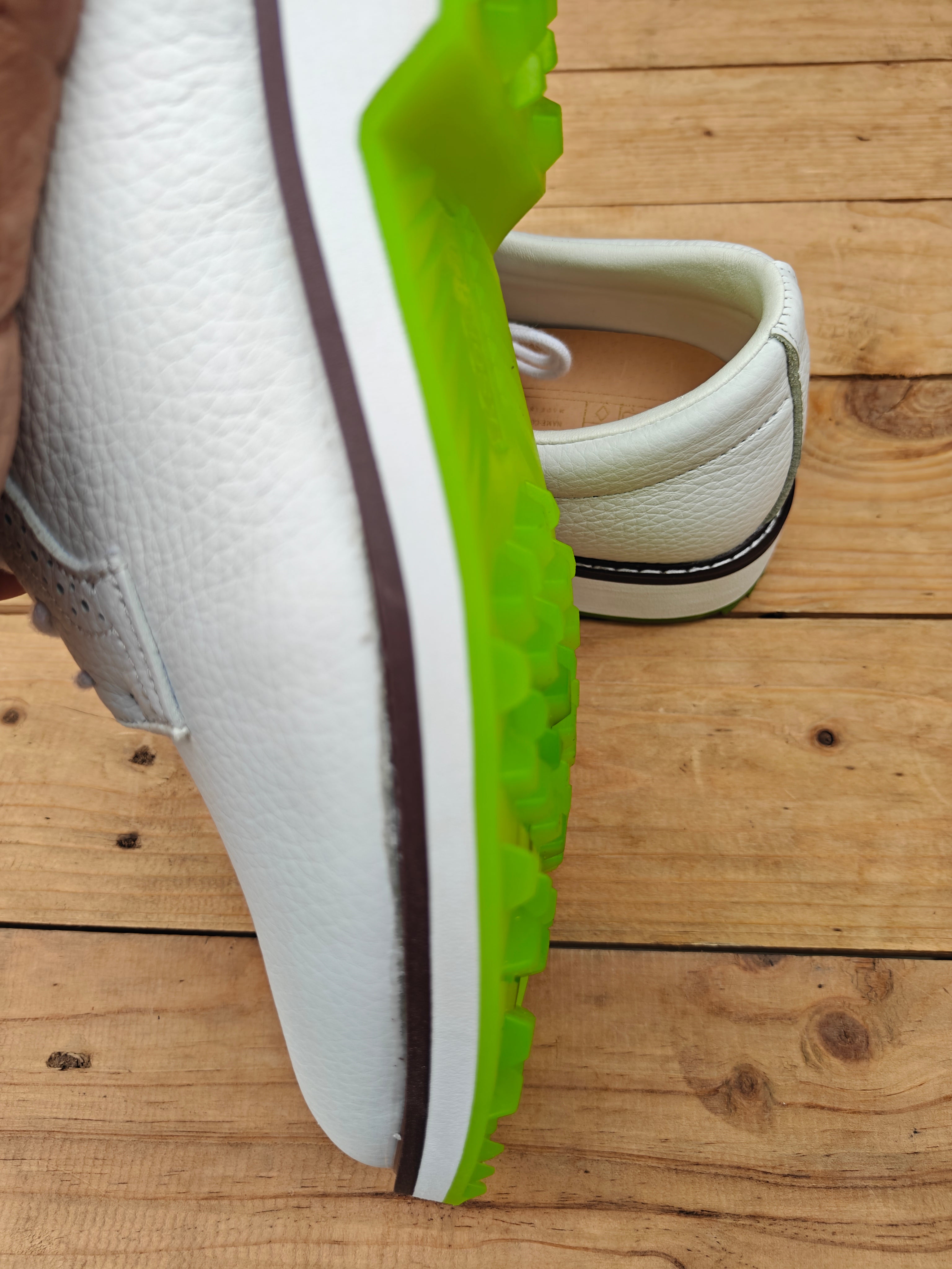 Classic Spikeless Golf Shoes - White