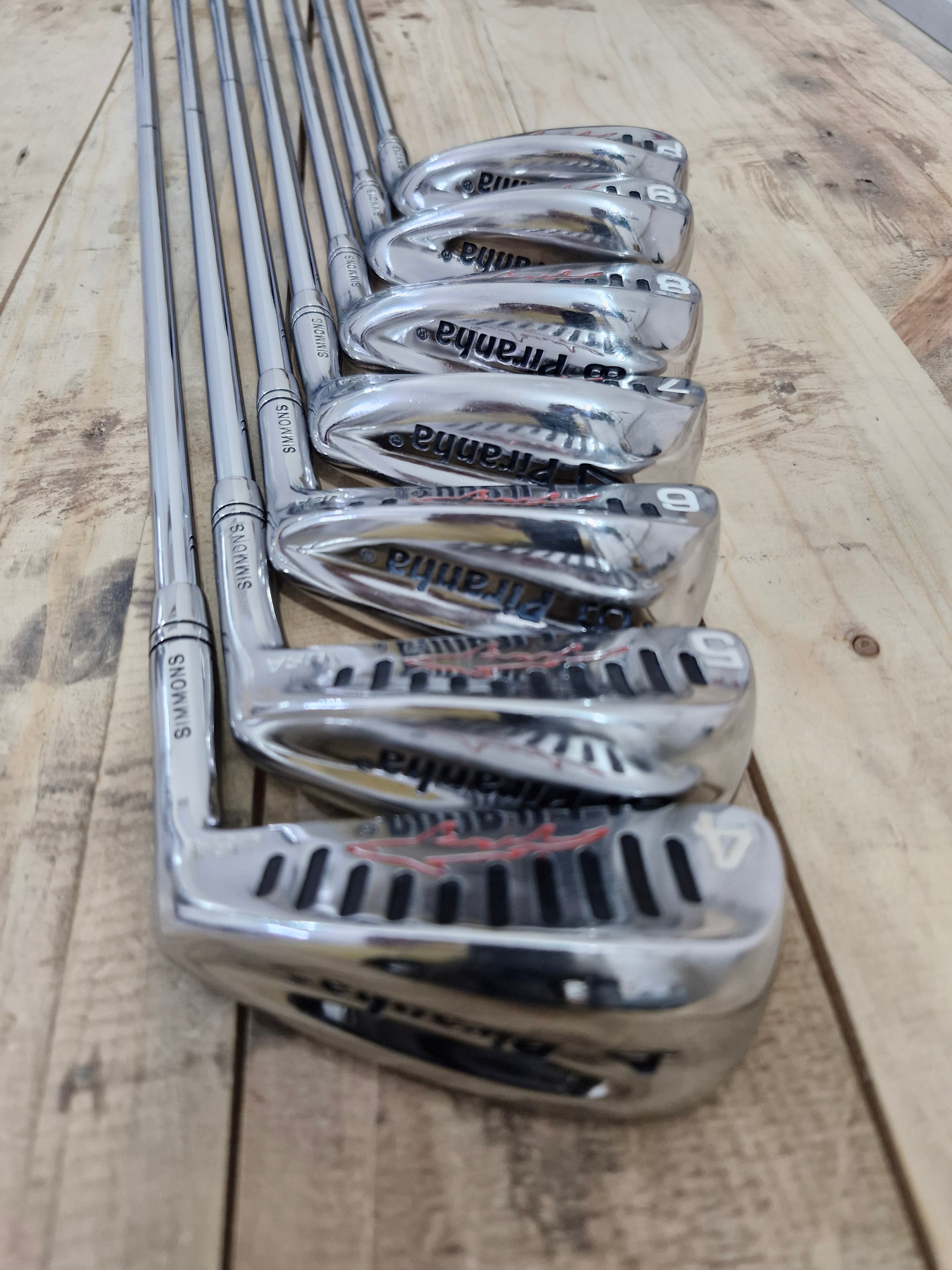 Piranha Simmons Iron Set 4-PW