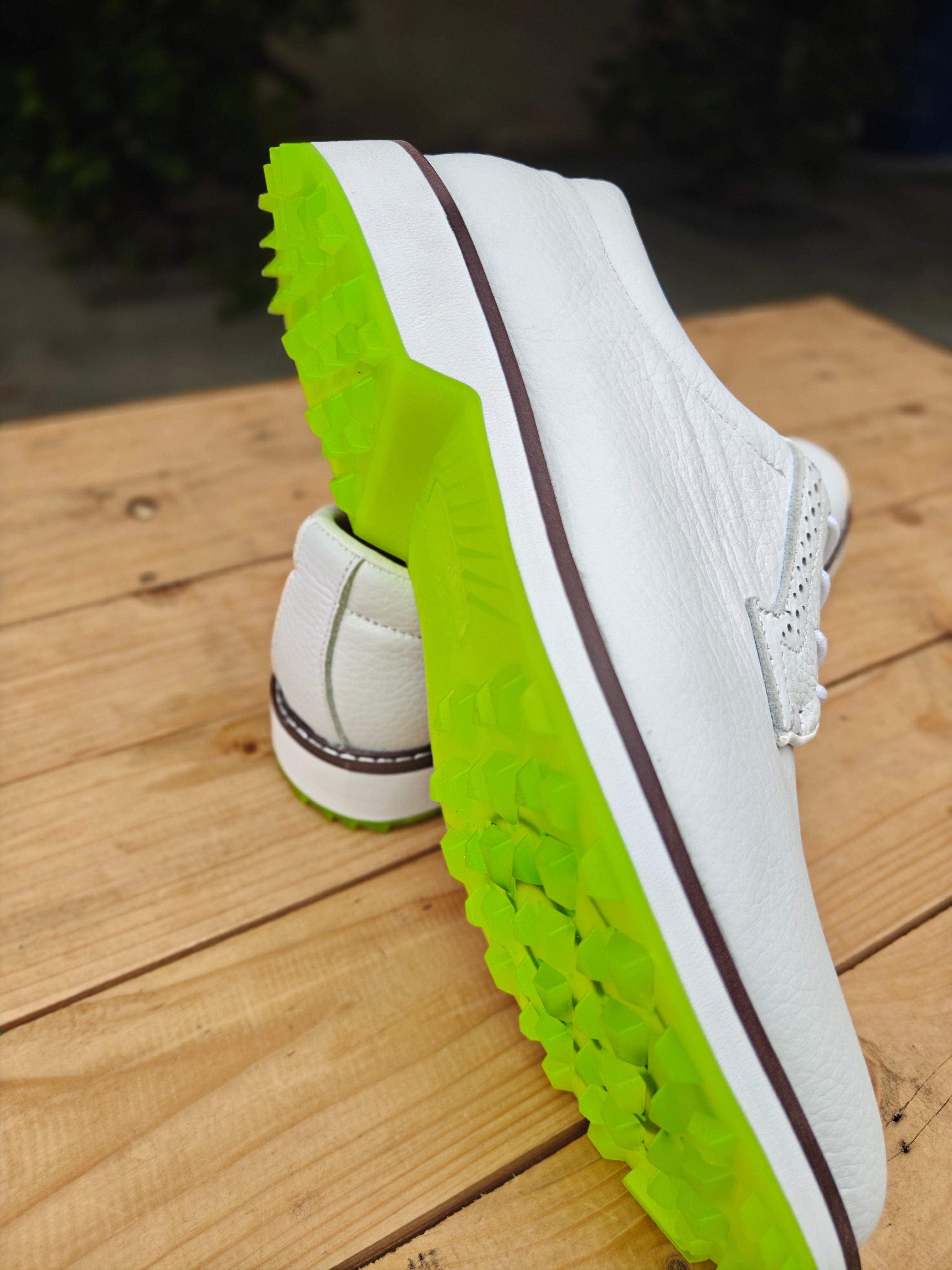 Classic Spikeless Golf Shoes - White