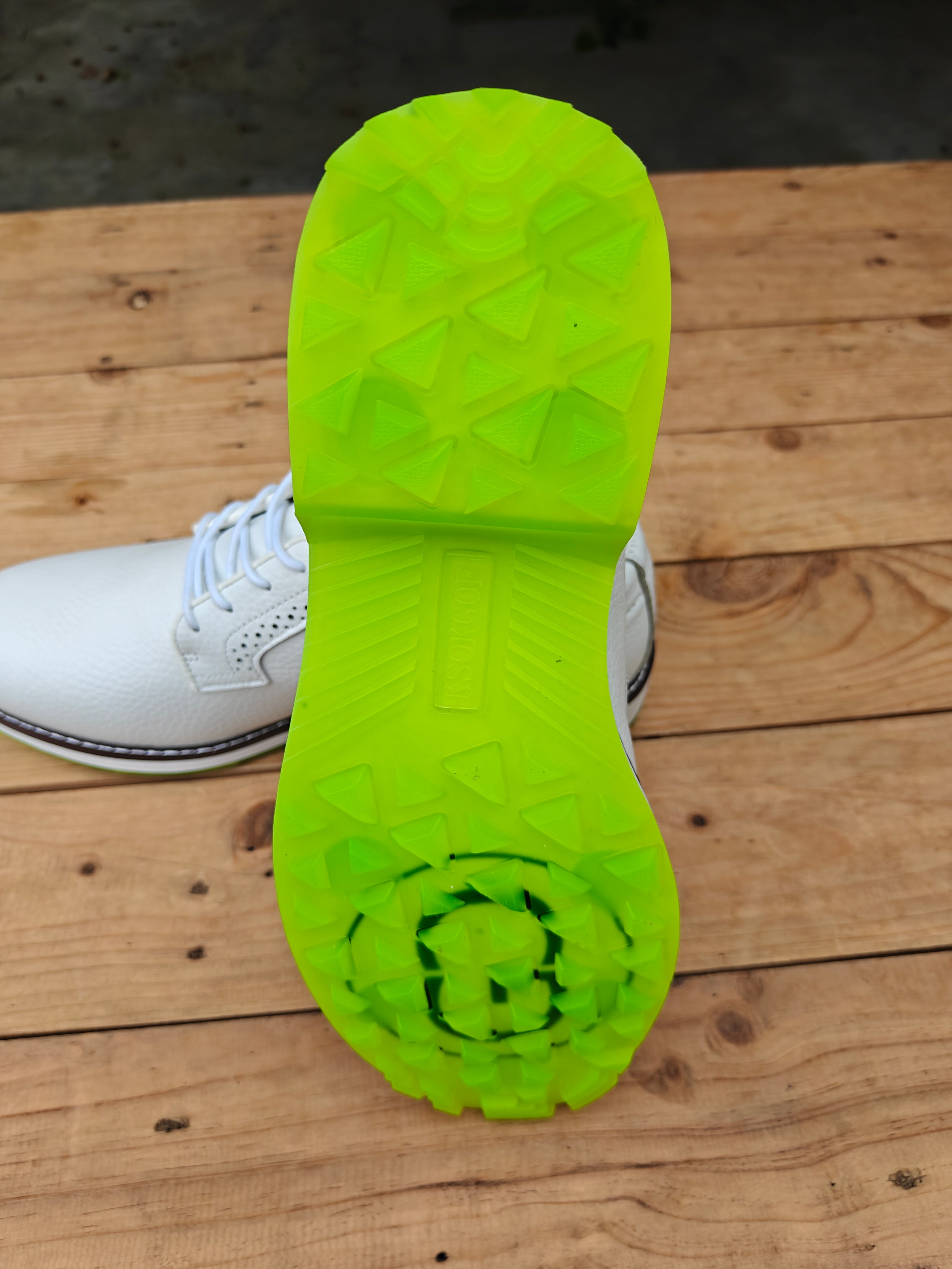 Classic Spikeless Golf Shoes - White